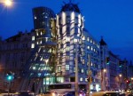 Studenckie Koło Naukowe Historii Niemiec w czeskiej Pradze: „Tańczący dom” zaprojektowany przez amerykańskiego architekta Franka Gehry’ego